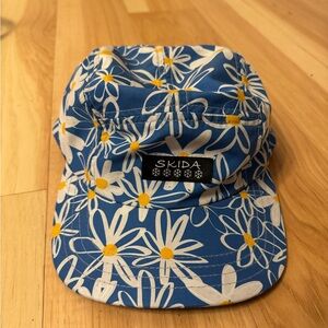 Skida Blue Floral flat brim hat
